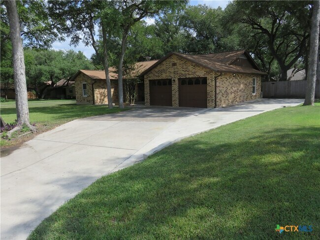 Photo - 139 Lone Oak St