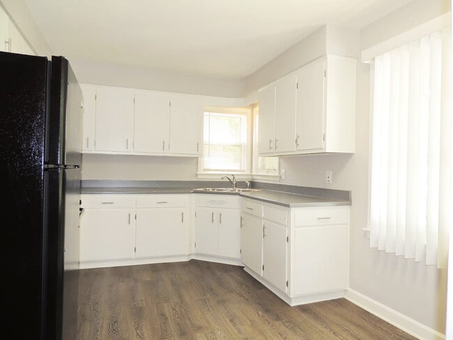 Photo - 3 Bed - 1 Bath Ranch for Rent in Richmond Heights!