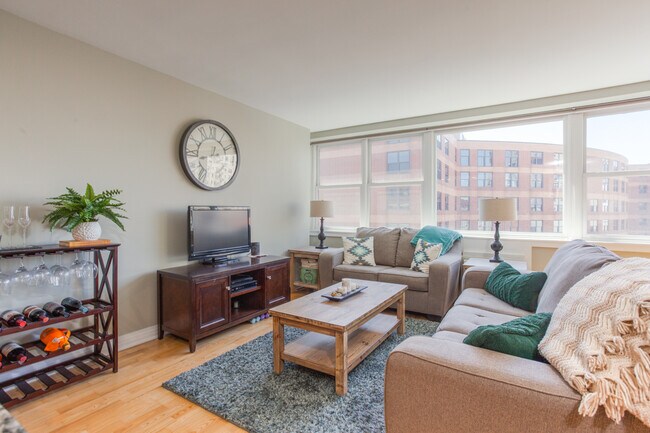 Photo - 2300 N Commonwealth Ave Condo Unit 6E