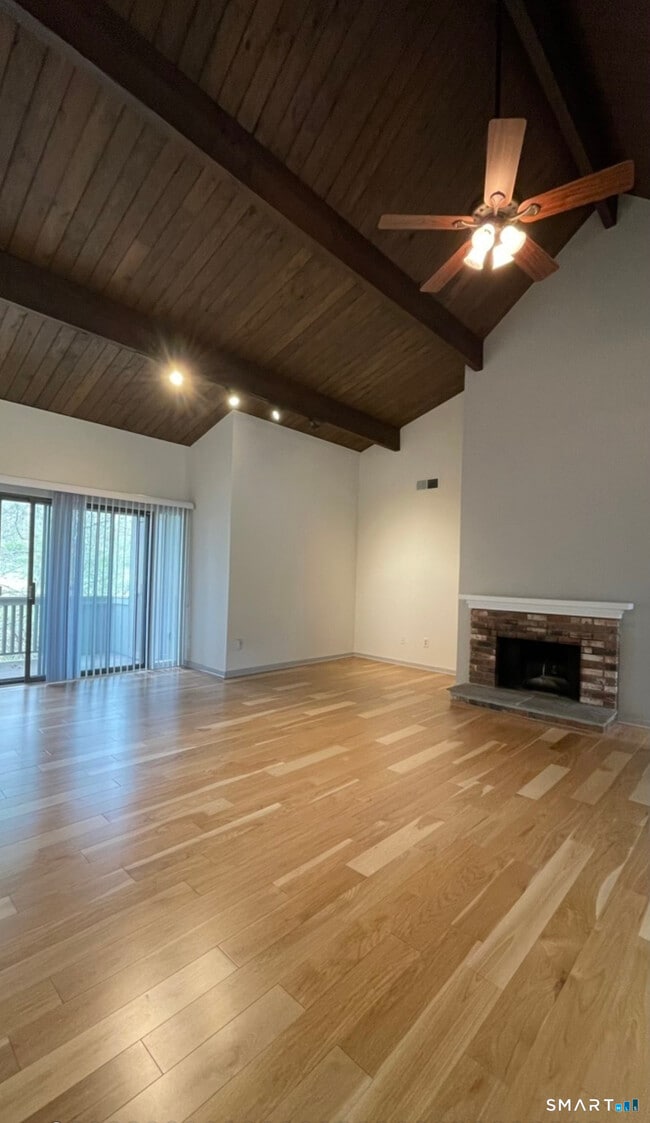 Building Photo - 14b Algonquin Ln Unit C