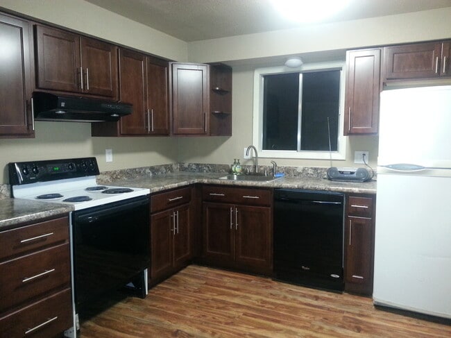 Photo - 2654 N Foothill Road