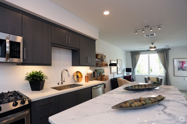 1BR, 1BA-Kitchen