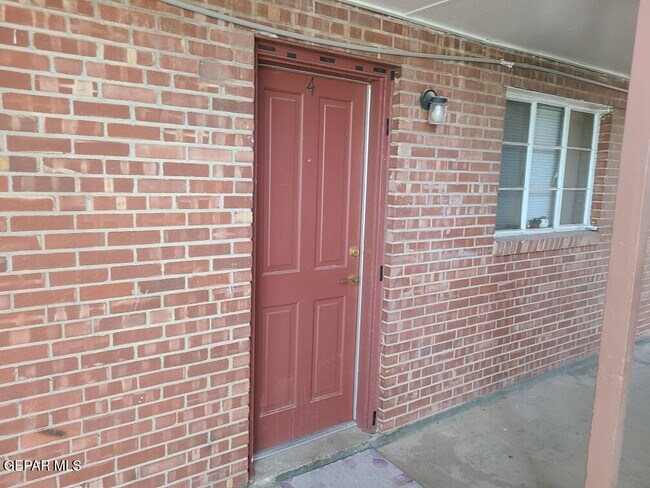 Photo - 701 W Yandell Dr Unit 4