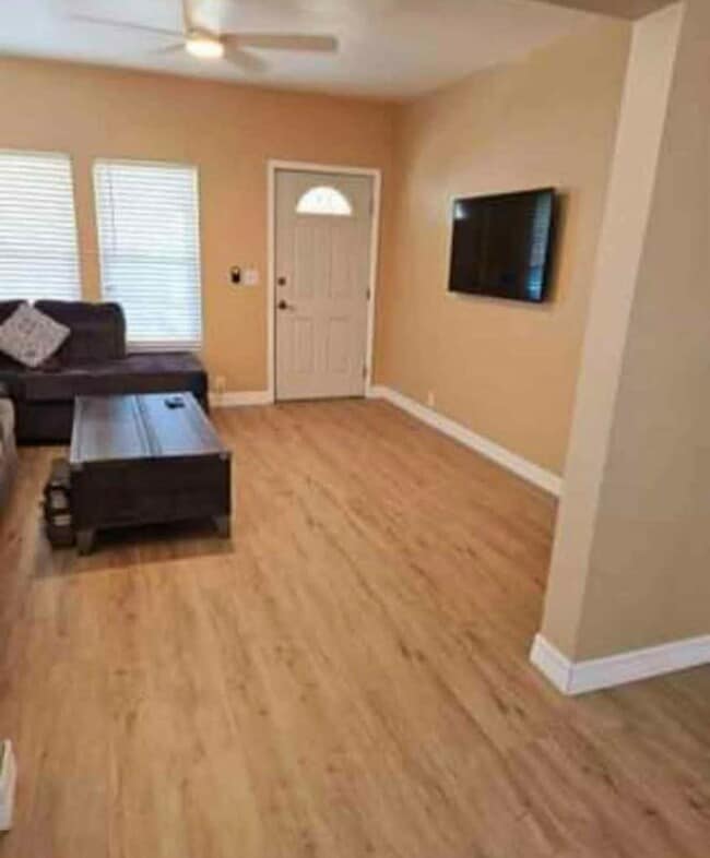 Photo - 1107 W Broad St