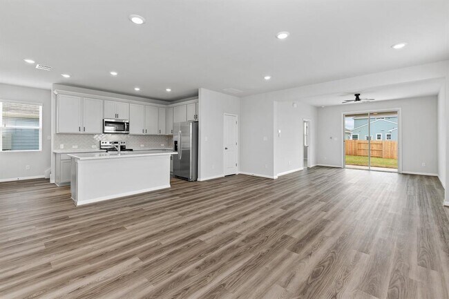 Photo - 100 Elm Br Trl