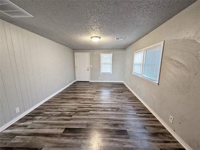 Photo - 918 W Hayes St