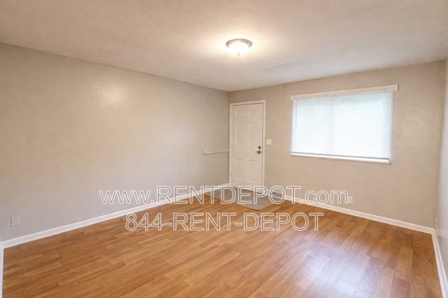 Photo - 1213 S Lombard Ave