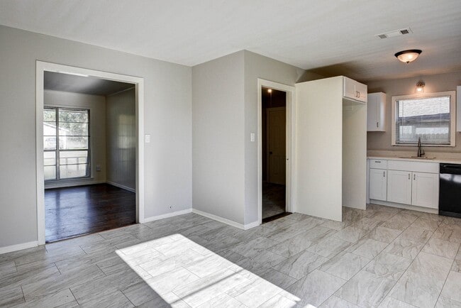 Photo - 131 Lakewood Dr
