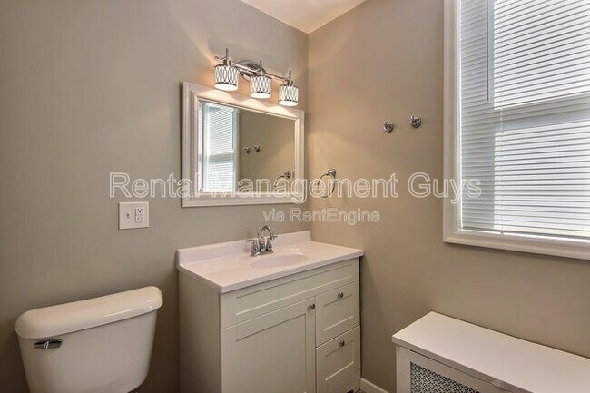 Photo - 2041 Laurel Ave