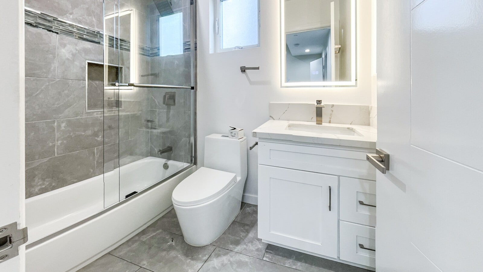 Photo - 418 N La Fayette Park Pl