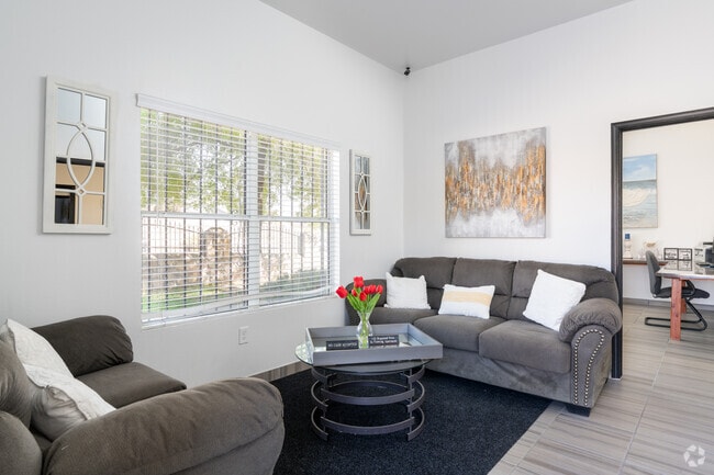 Oficina de arrendamiento - The Meridian Apartments