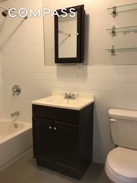 Photo - 1186 Putnam Ave