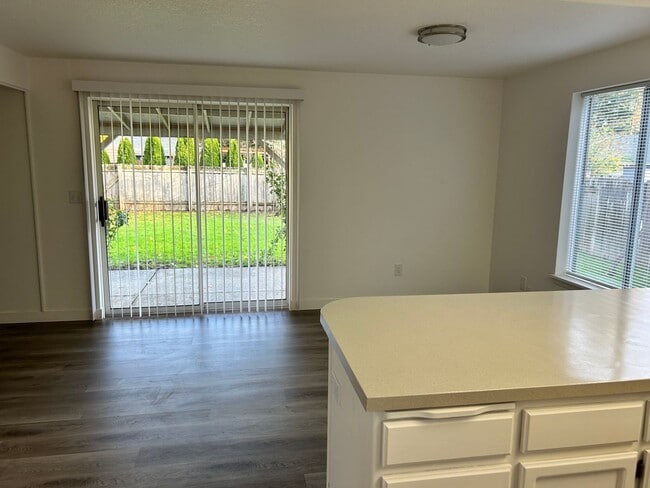 Photo - Large 2 Bed Duplex with Walk In Closets/Pr...
