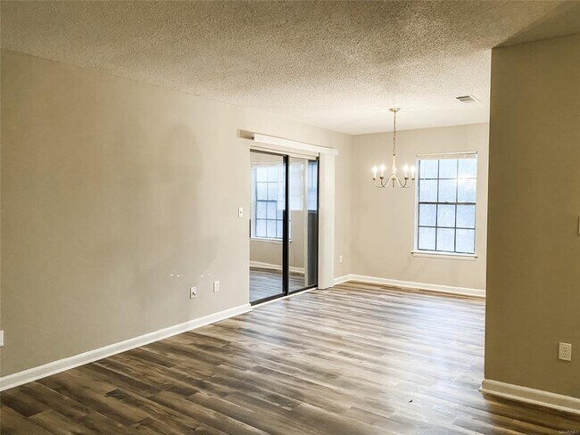 Photo - 1673 E Trinity Blvd