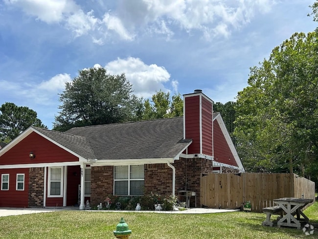 Building Photo - 127 Forest Ridge Dr Rental