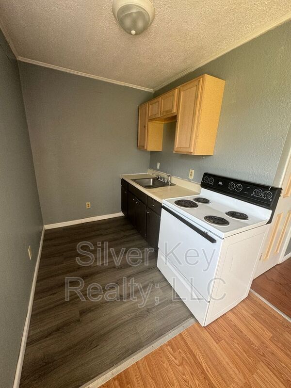 Photo - 2335 Hwy 411