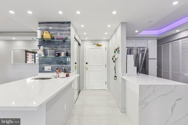 Photo - 6101 Edsall Rd Unidad 1502