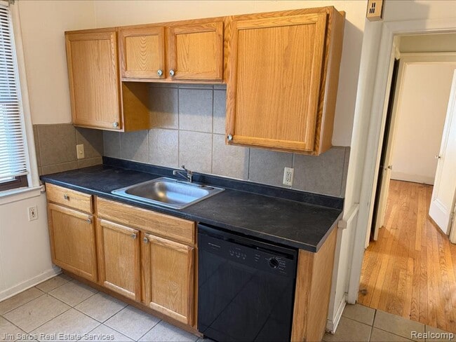 1326 Maryland St Unit 2F