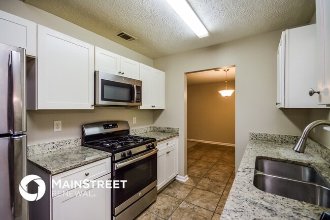 Photo - 2050 Downs Pl