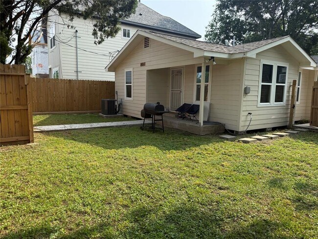 Photo - 901 Dewalt St House