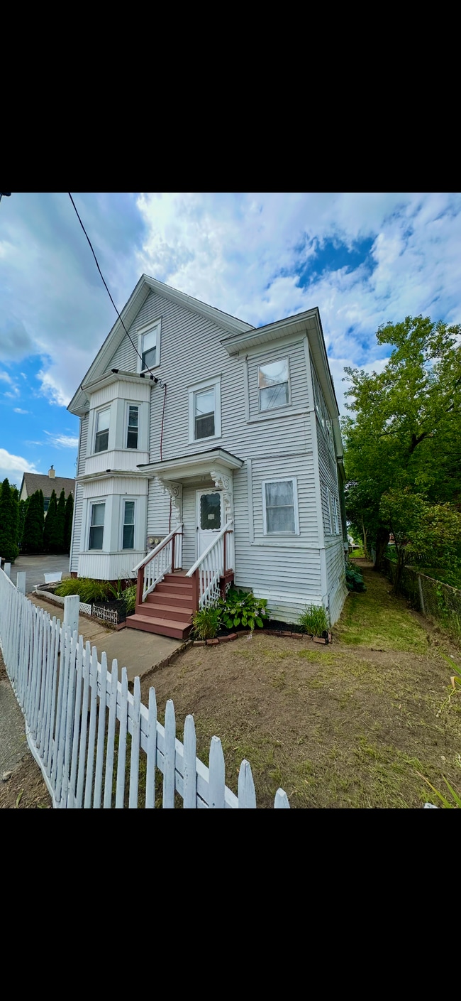 Front of Property - 24 Malvern St Unit 2