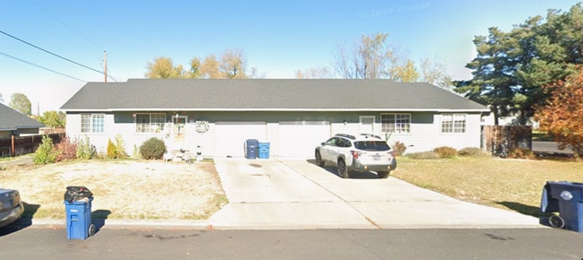 Building Photo - 1711/1715 SW Metolious Unit M1715