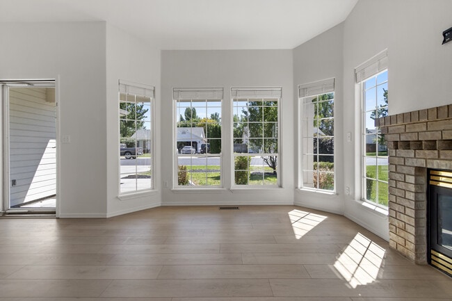 Photo - 2114 E Olympic Ave