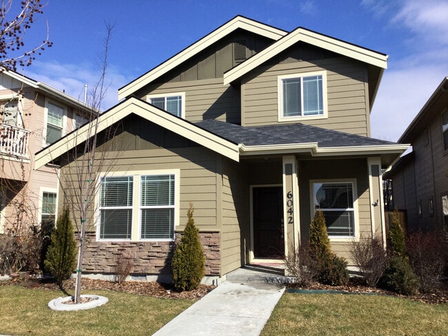 Building Photo - Boise, 3Bd/2.5Bth/2Car, 1743Sqft, Greenbriar Commons Subdivision