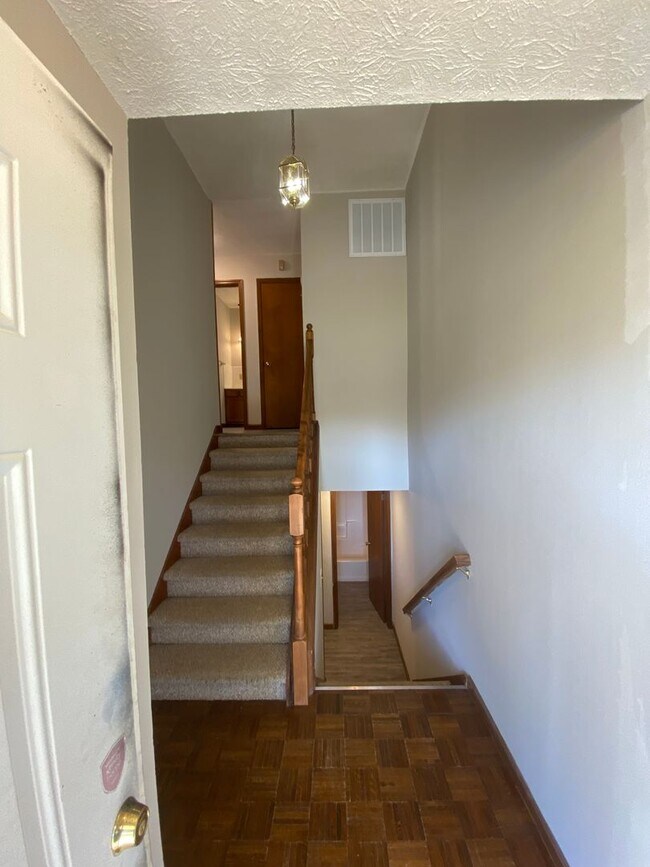 906 Flanders Ln NW Unit 1