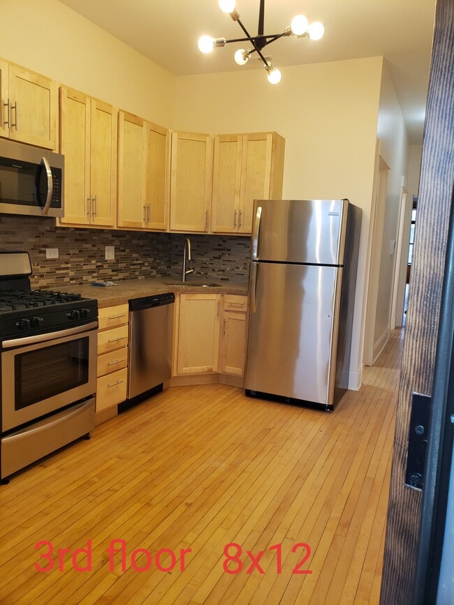 Building Photo - 912 W Newport Ave Unit 3 Rental