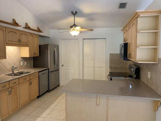 Photo - 4063 SE Jacaranda St