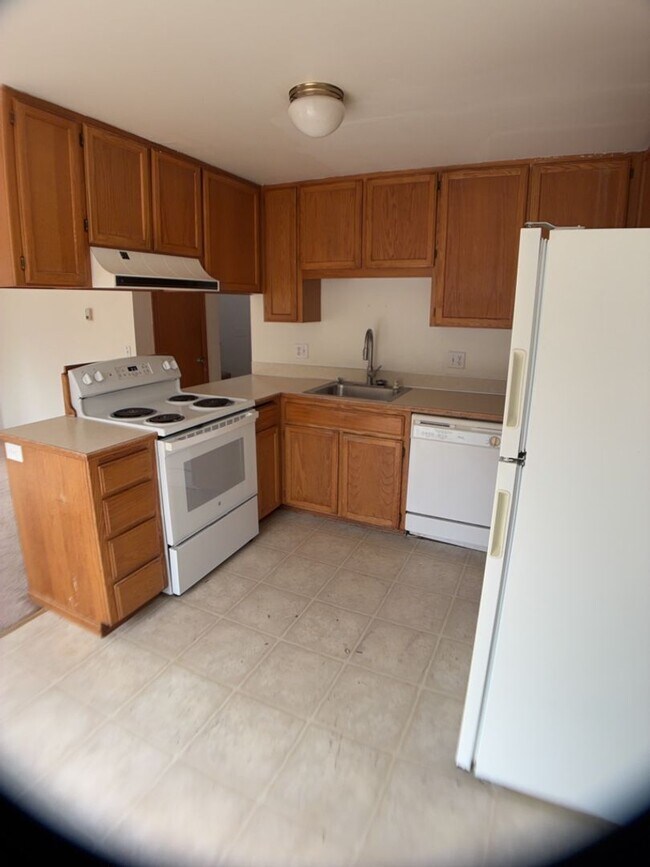 2720-2722 St Paul Ct