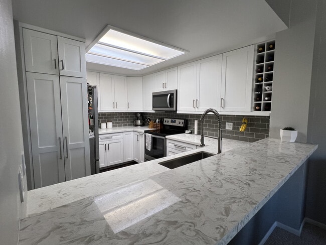 Building Photo - 5805 Friars Rd Unit 2415