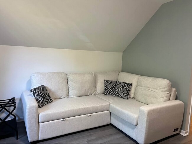 Photo - 572 Balsam Ave Unit 2