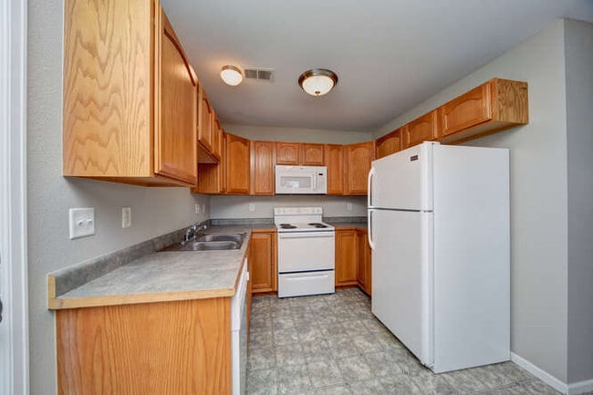 Building Photo - 3380 Saratoga St Rental