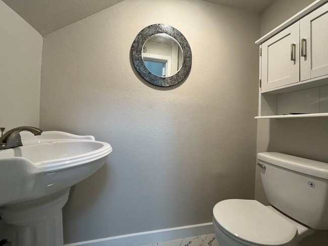 Photo - Spacious Two Story Home in Country Club Es...