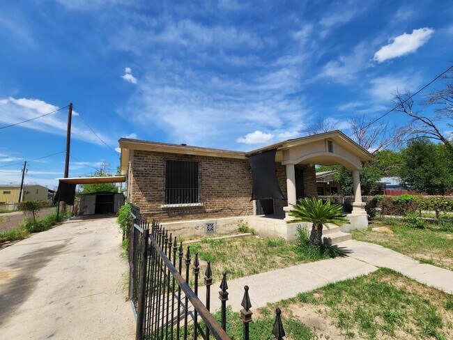 Photo - 2202 Blaine St House