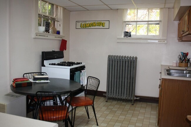 Photo - 334 Thrall St Unidad 5