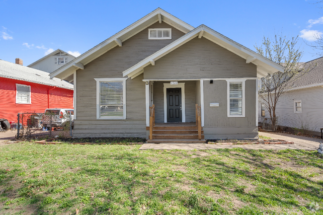 Building Photo - 1610 Denver Ave Rental