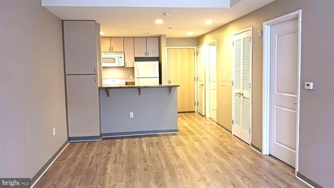 Photo - 815 Arch St Unit 219