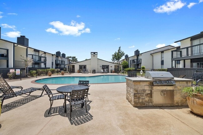 Building Photo - 10101 Forum Park Dr Unit 2086 Rental