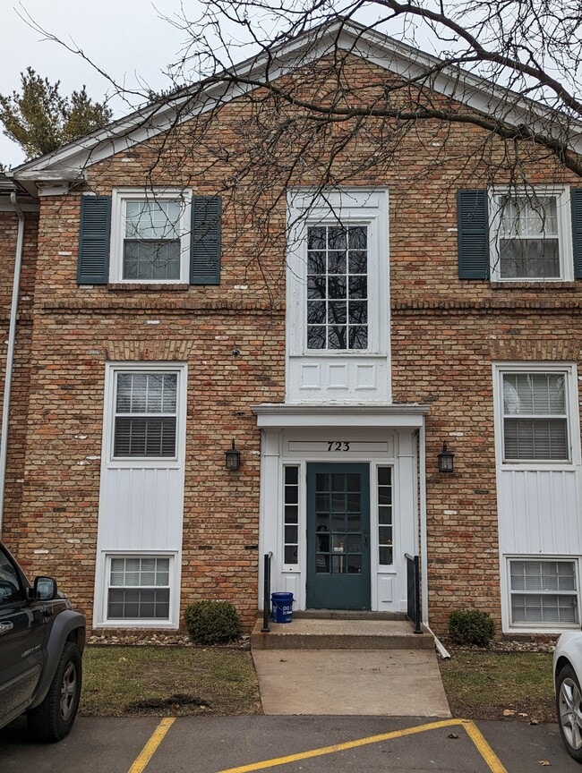 Photo - 723 Whitcomb St