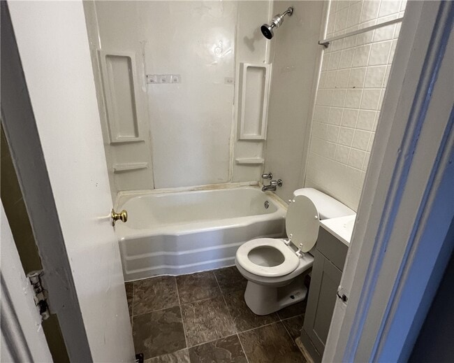 Photo - 3012 Cambridge Rd