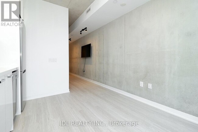 Photo - 195 McCaul St Unité 519