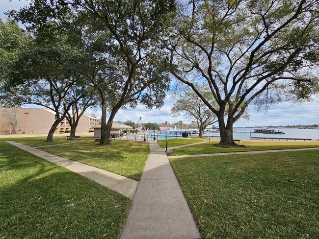 Building Photo - 15575 Marina Dr Unit 323A