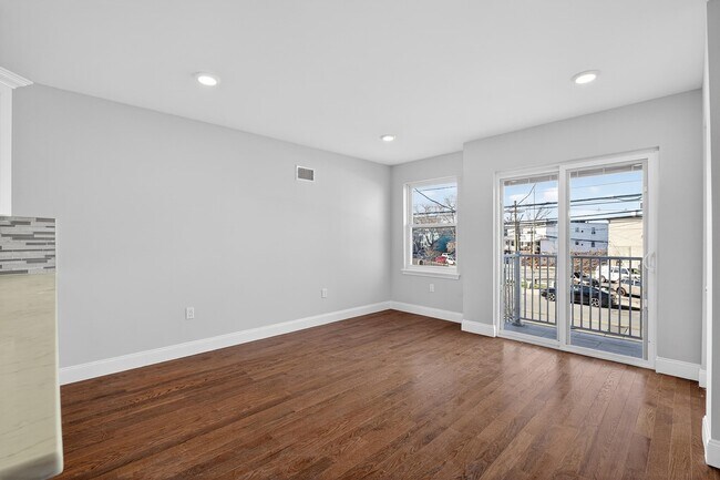 Photo - 40 E 5th St Unit 1