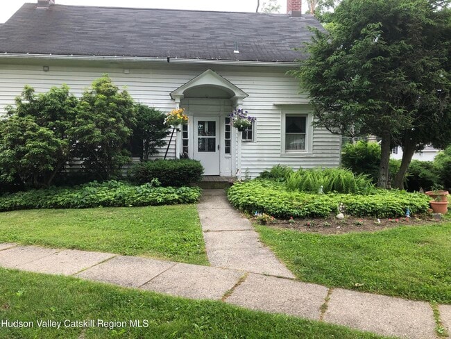 Photo - 42 Maple Ave