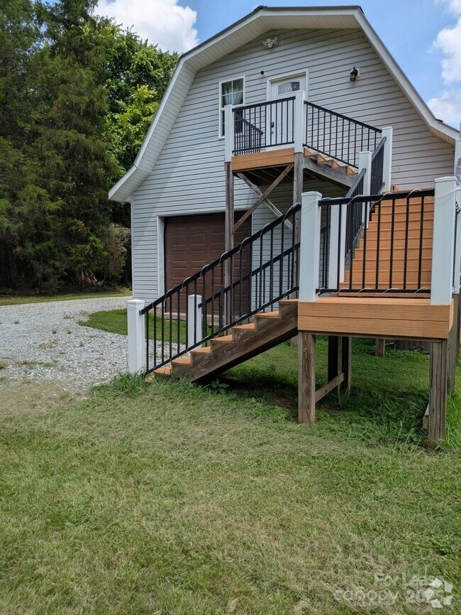 Building Photo - 820 Clearview Rd Rental
