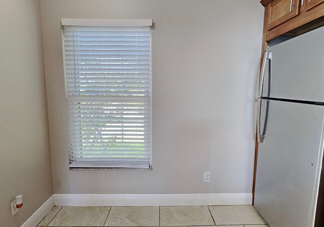 Photo - 1424 Liz Ln