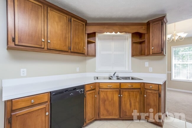 Photo - 200 Towler Dr